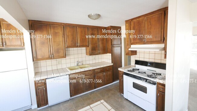 Photo - 3044 Hugo St