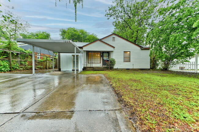 Building Photo - 1005 W Eufaula St Rental