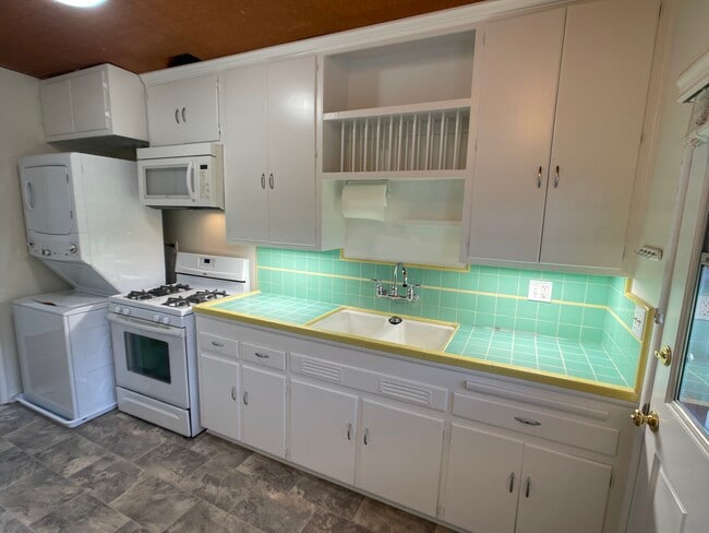 Building Photo - 1755 Silver Lake Blvd Unit 1755