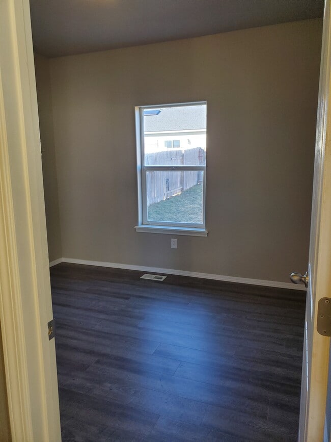 3er dormitorio - 776 Parkwood Dr