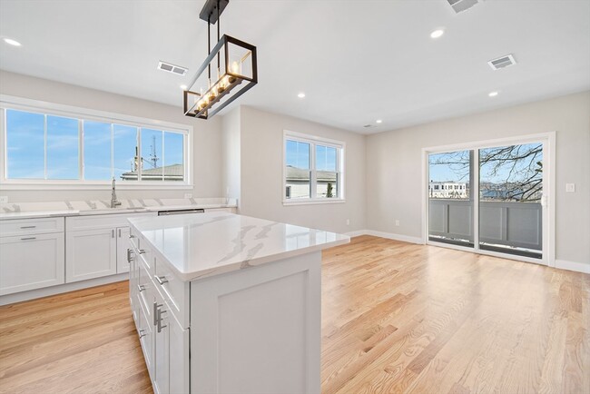 Building Photo - 2-4 Hecla St Unit 1 Rental