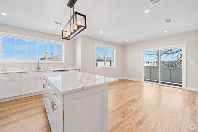 Building Photo - 2-4 Hecla St Unit 1 Rental