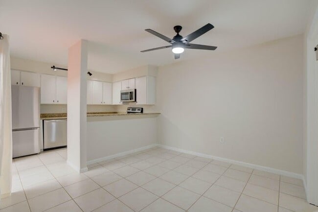 Photo - 904 9th Ct