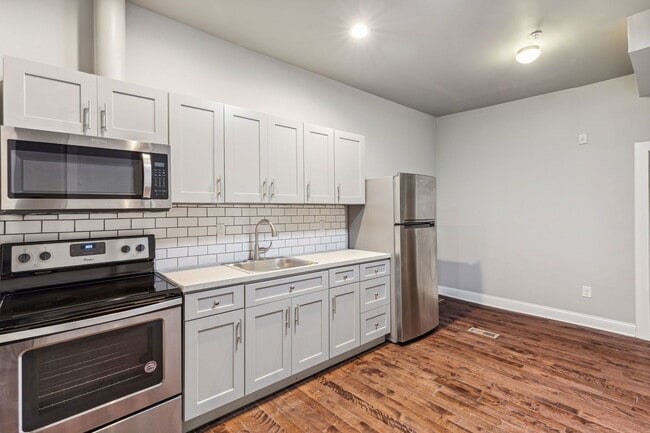 Photo - 2928 W Oxford St