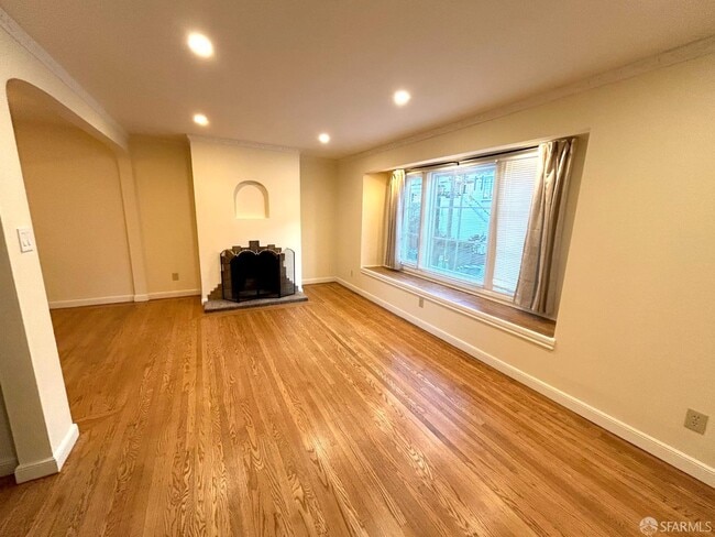 Photo - 106 Caselli Ave