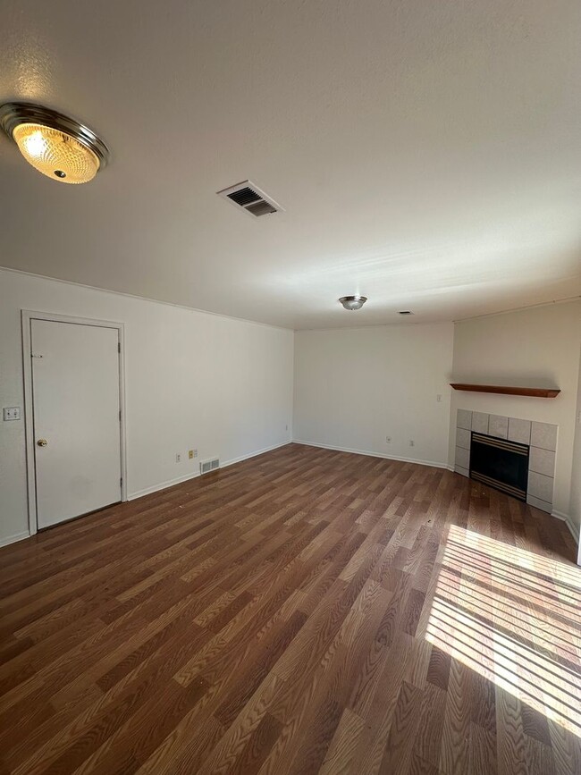 Photo - 314 N 49th Ave Ct