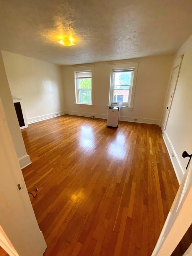 Front Bedroom #1 - 21 N Braddock St Apartments Unit 4