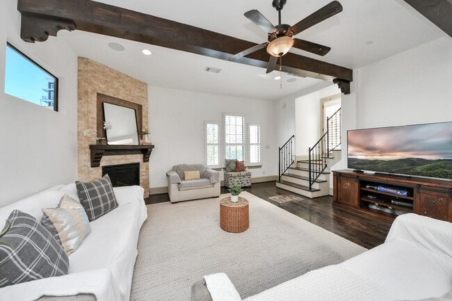 Photo - 1141 W 23rd St