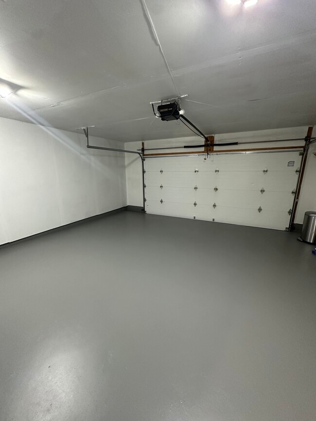 Photo - 5047 Leasdale Rd