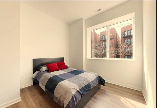 Photo - 3 bedroom in Chicago IL 60616 Unit 2550 S Wabash