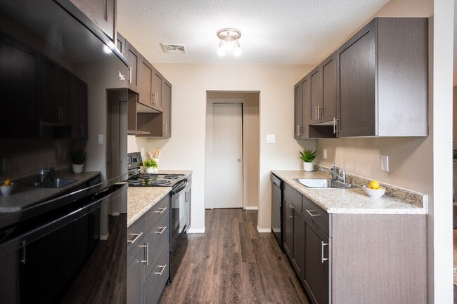 Photo - 291 St. Anne's Road