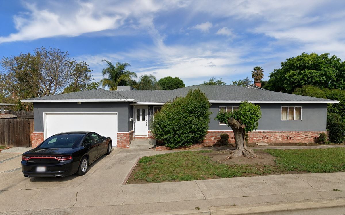 Photo - 2859 Foskett Ave