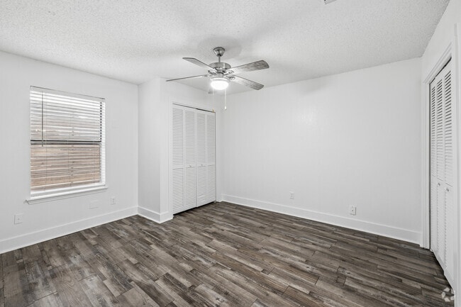 2BR, 2BA - 1,150SF - Primary Bedroom
