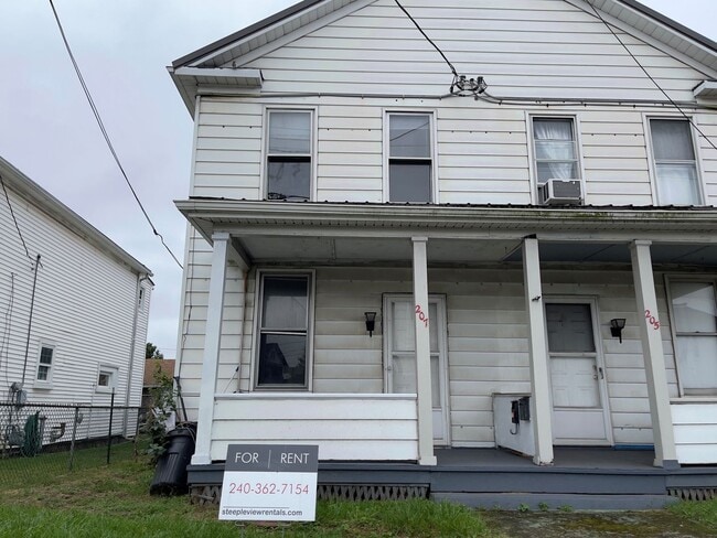 Building Photo - McLean Industrial Blvd Unit 207 W. Industrial Blvd B