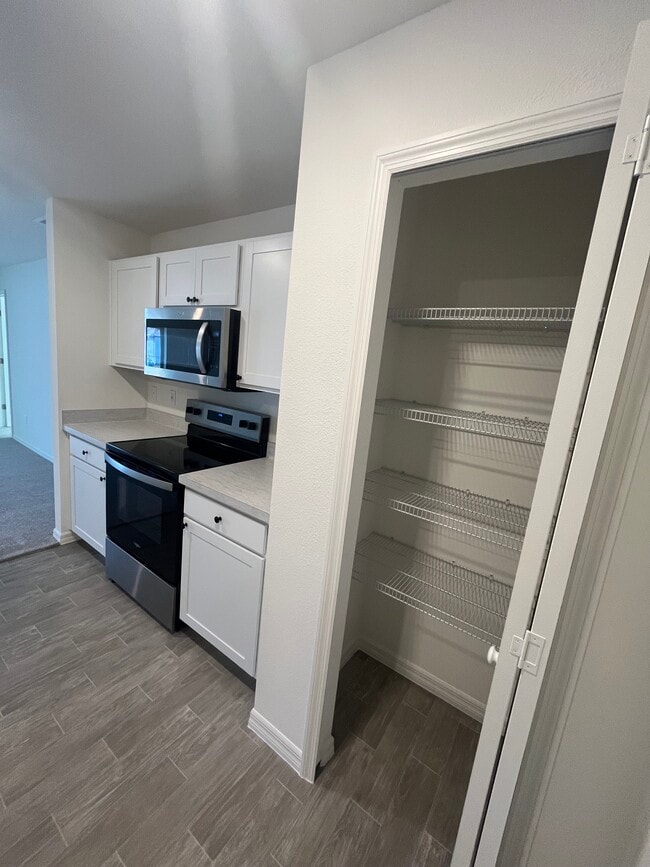 Photo - 27 Wood Cedar Dr