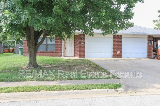 Photo - 2223 W Roselawn St