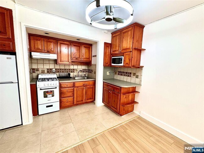 Photo - 400 Fairview Ave Unit 5-D