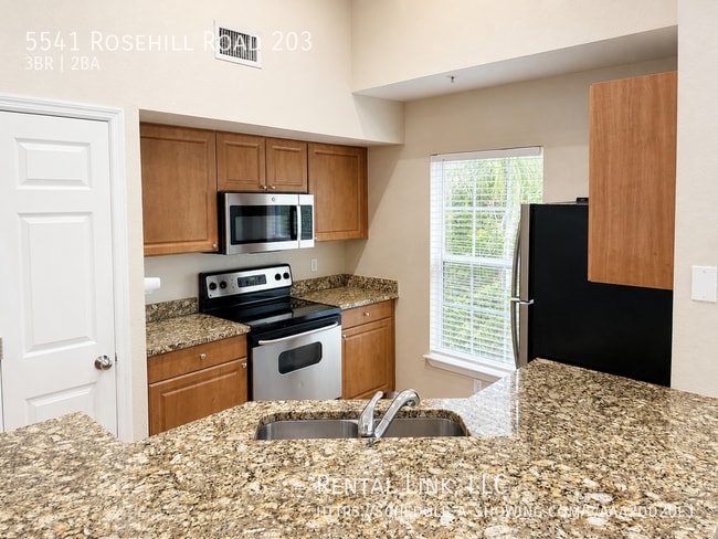 Photo - 5541 Rosehill Rd
