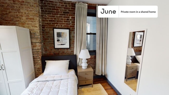 Room in Shared 4 bed/2 bath home in Upper East Side