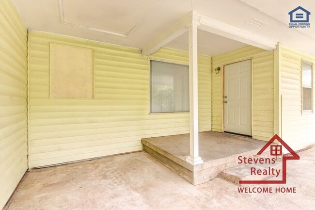 Photo - 1911 NW Smith Ave