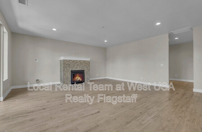 Photo - 781 N Forest View Dr