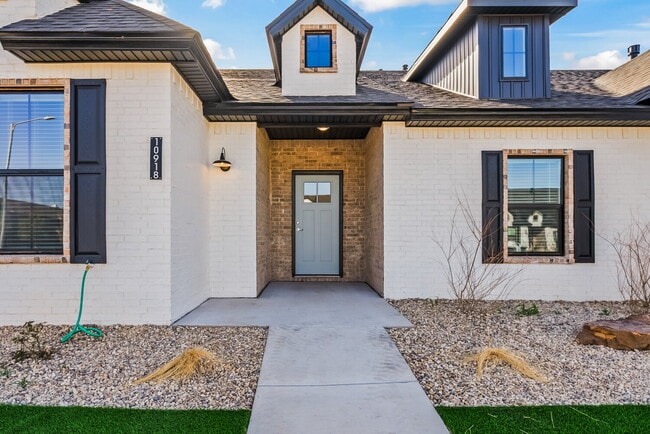 Photo - Charming 3-Bed, 2-Bath Home on Albany Ave – Spacious 1488 Sq Ft in Lubbock!