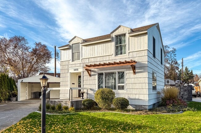 Building Photo - Riverfront 3-Bedroom Historical Richland Home