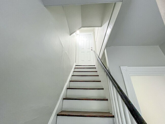 817 State St Unit 817 State St Apt #3
