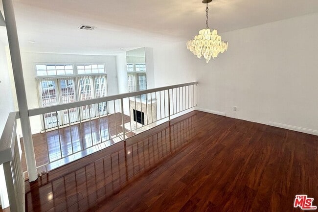 Photo - 5420 Lindley Ave