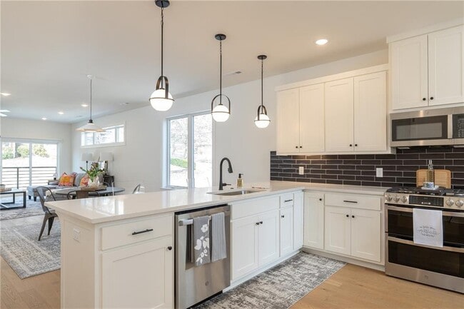 Photo - 205 W Lafayette St