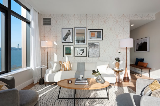 Photo - 2226 Cropsey Ave Unidad 1708