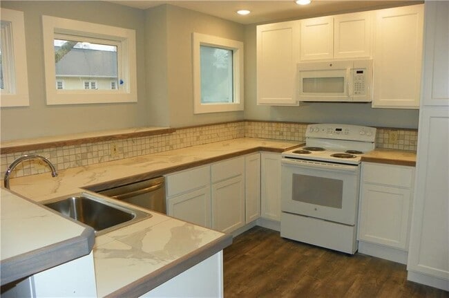 Photo - 1067 Winton Rd