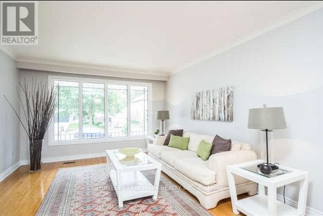 Photo - 275 Hounslow Ave