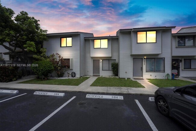 Building Photo - 9827 NW 37th St Unit 4F