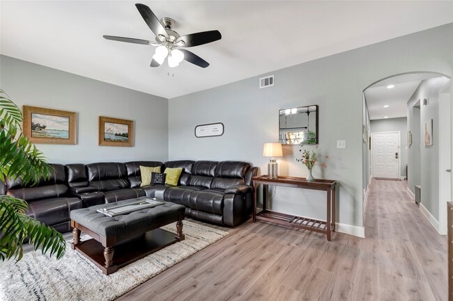 Building Photo - 18809 Egret Bay Blvd Unit 112