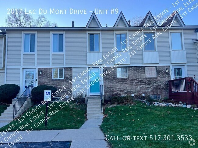 Building Photo - Lovely 2-BDR 2.5-BTH Condo on the Golf Cou... Unit #9