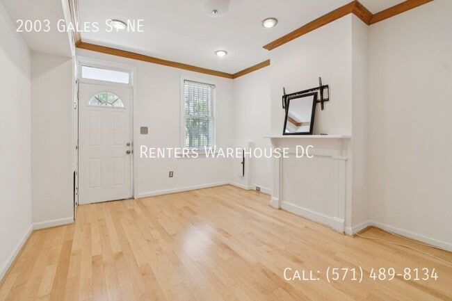 Photo - 2003 Gales St NE