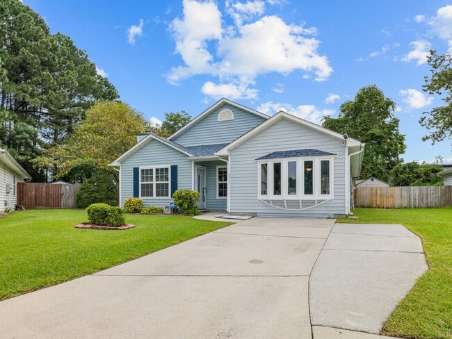 Photo - Beautiful 4 Bedroom Home with Bonus Room and Fenced Yard