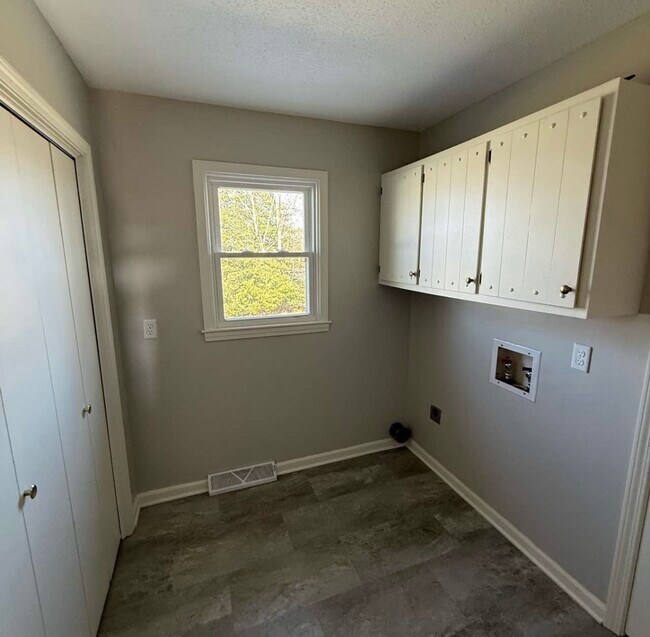 Photo - 474 Bennett Rd