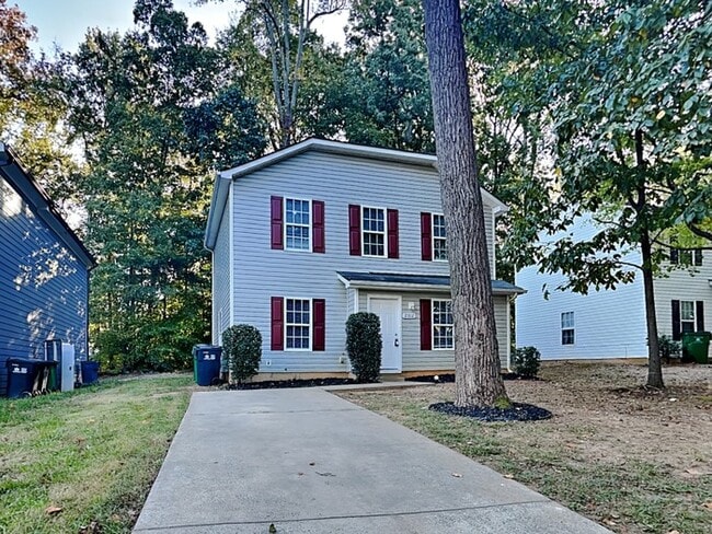 Building Photo - 2312 Juniper Dr