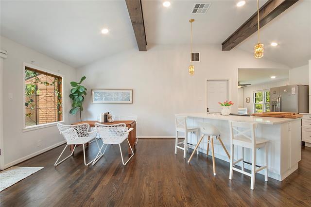 Photo - 1200 Barker St
