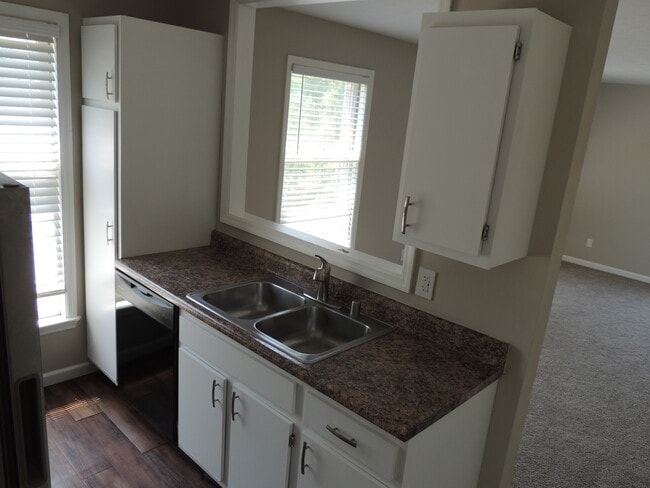 Photo - Greentree Apartments