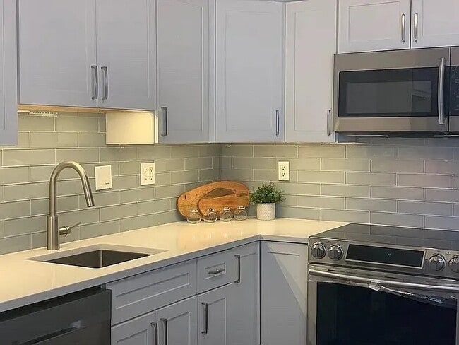 Photo - 20 Hammond Pond Pky Unit 206