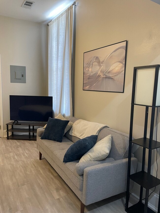 Photo - 1215 Josephine St Unit 13