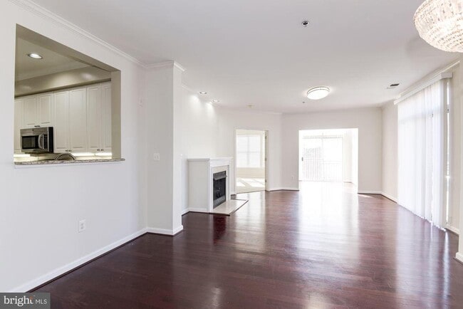 Photo - 1860 Stratford Park Pl Unidad 204