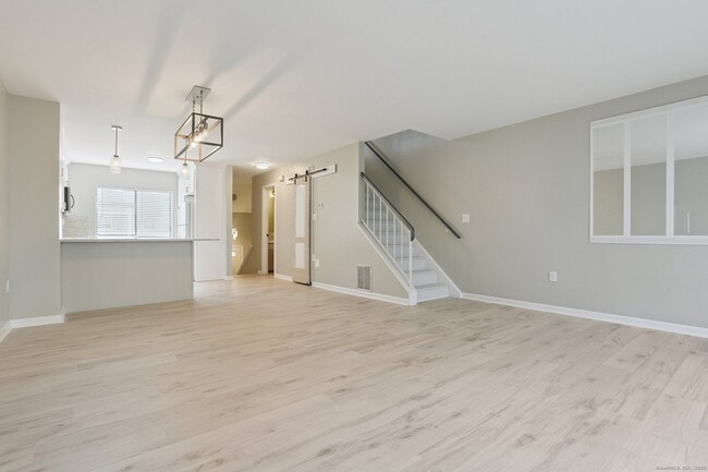 Photo - 335 Monticello Dr Unit 335