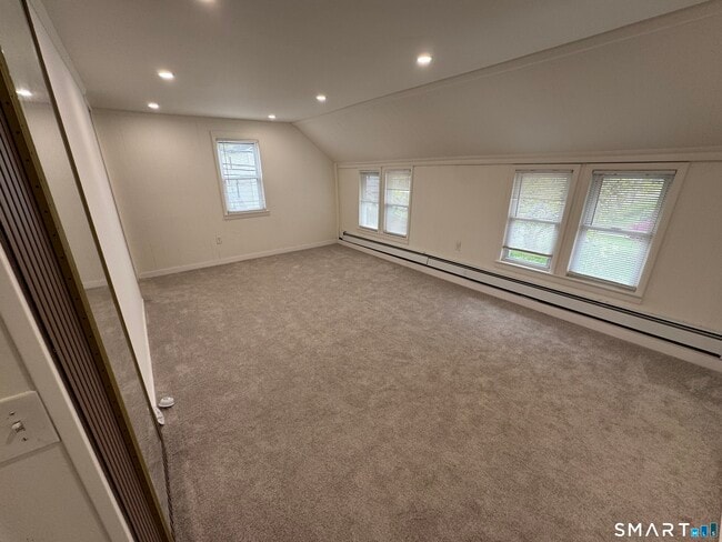 Photo - 1787 Stratfield Rd