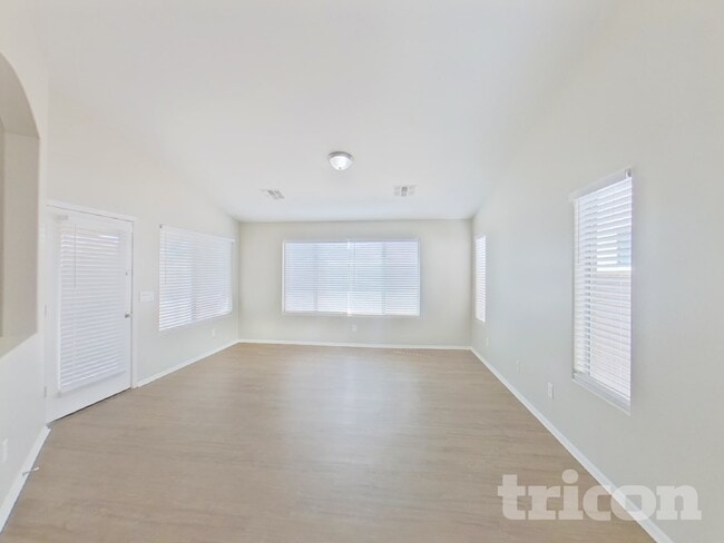 Photo - 40907 W Robbins Dr