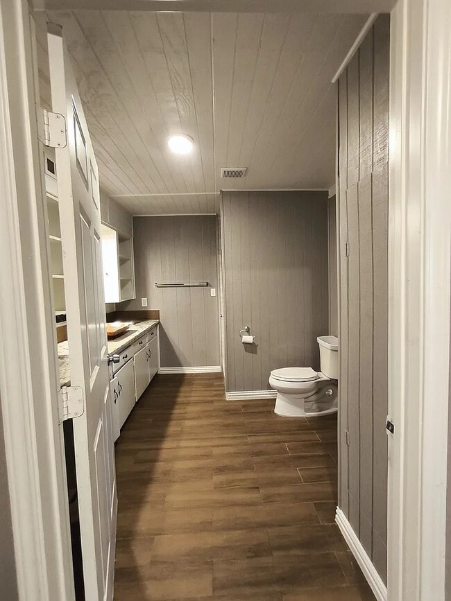 Photo - 512 Irby Ln