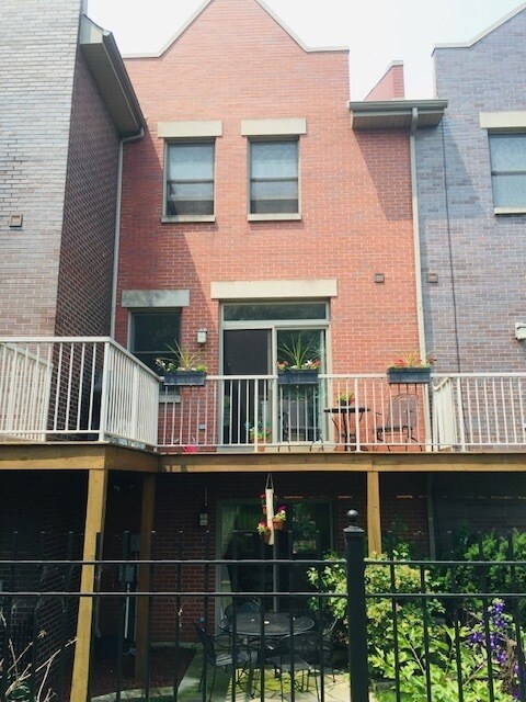 Photo - 556 E 32nd St